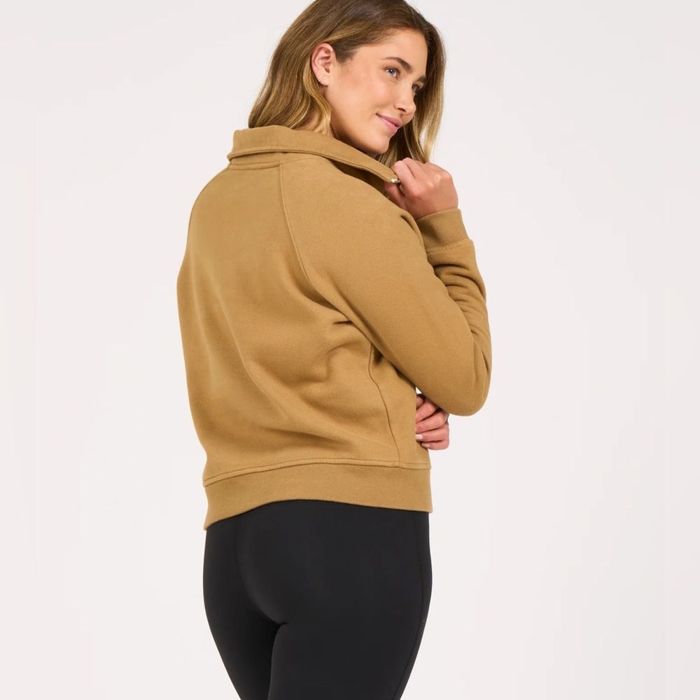 Vuori Restore half zip sweatshirt!